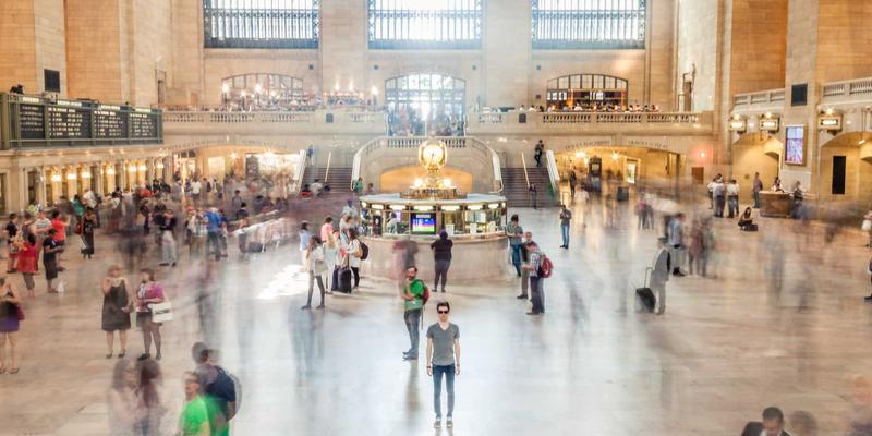 红砖绿瓦映前湖：探秘南昌大学前湖校区建筑如何塑造城市文化与便民生活